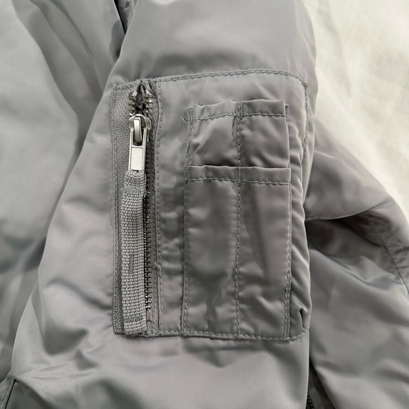 Gap Women's Bomber Jacket Size Medium. - Picture 4 of 5